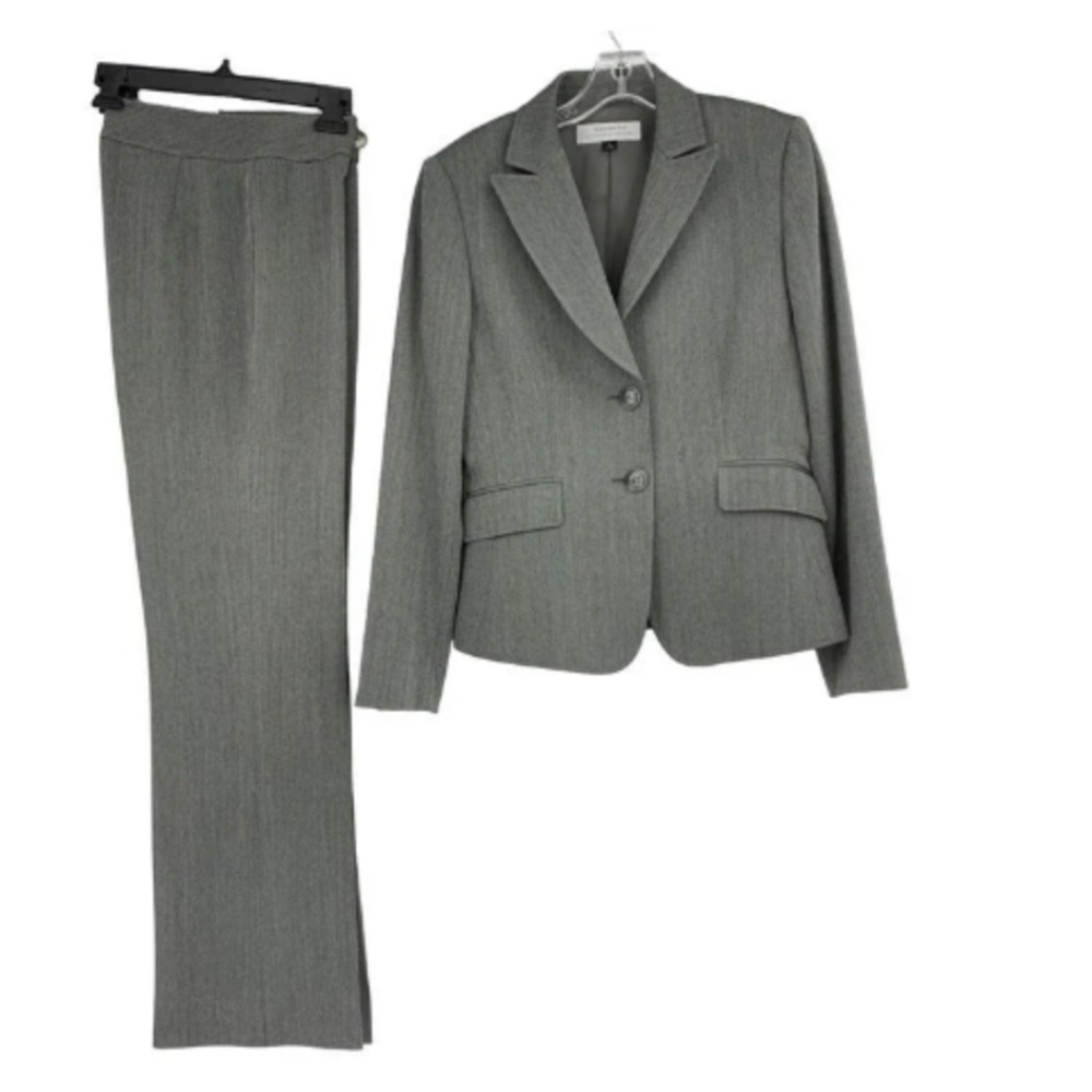 Tahari Arthur S Levine Grey Pant Suit